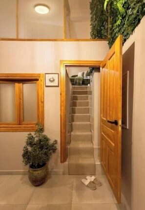 Interior - Serenity Nook Suite (Madrid)