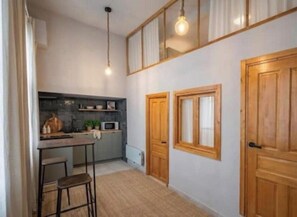 Interior - Serenity Nook Suite (Madrid)