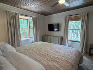 4 Schlafzimmer, Bügeleisen/Bügelbrett, Reisekinderbett, kostenloses WLAN