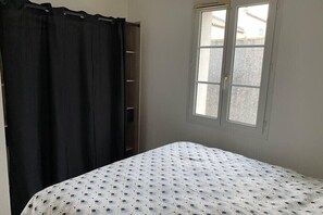 WiFi, bed sheets