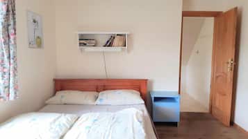 6 Schlafzimmer, Bügeleisen/Bügelbrett, Reisekinderbett, kostenloses WLAN