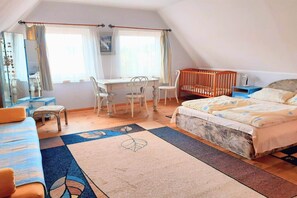 6 bedrooms, iron/ironing board, travel cot, free WiFi