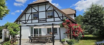 Large, comfortable holiday home near the lake