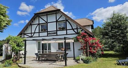 Large, comfortable holiday home near the lake