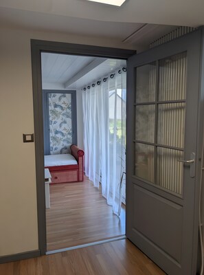 Ferros/tábuas de passar roupa, Wi-Fi, roupa de cama