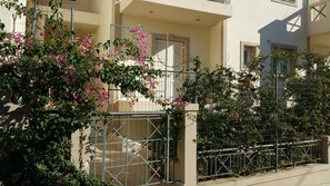 Exterior detail - Apartment 'Maria Suite 2' with Sea View, Wi-Fi and Air Conditioning (Mirtos)