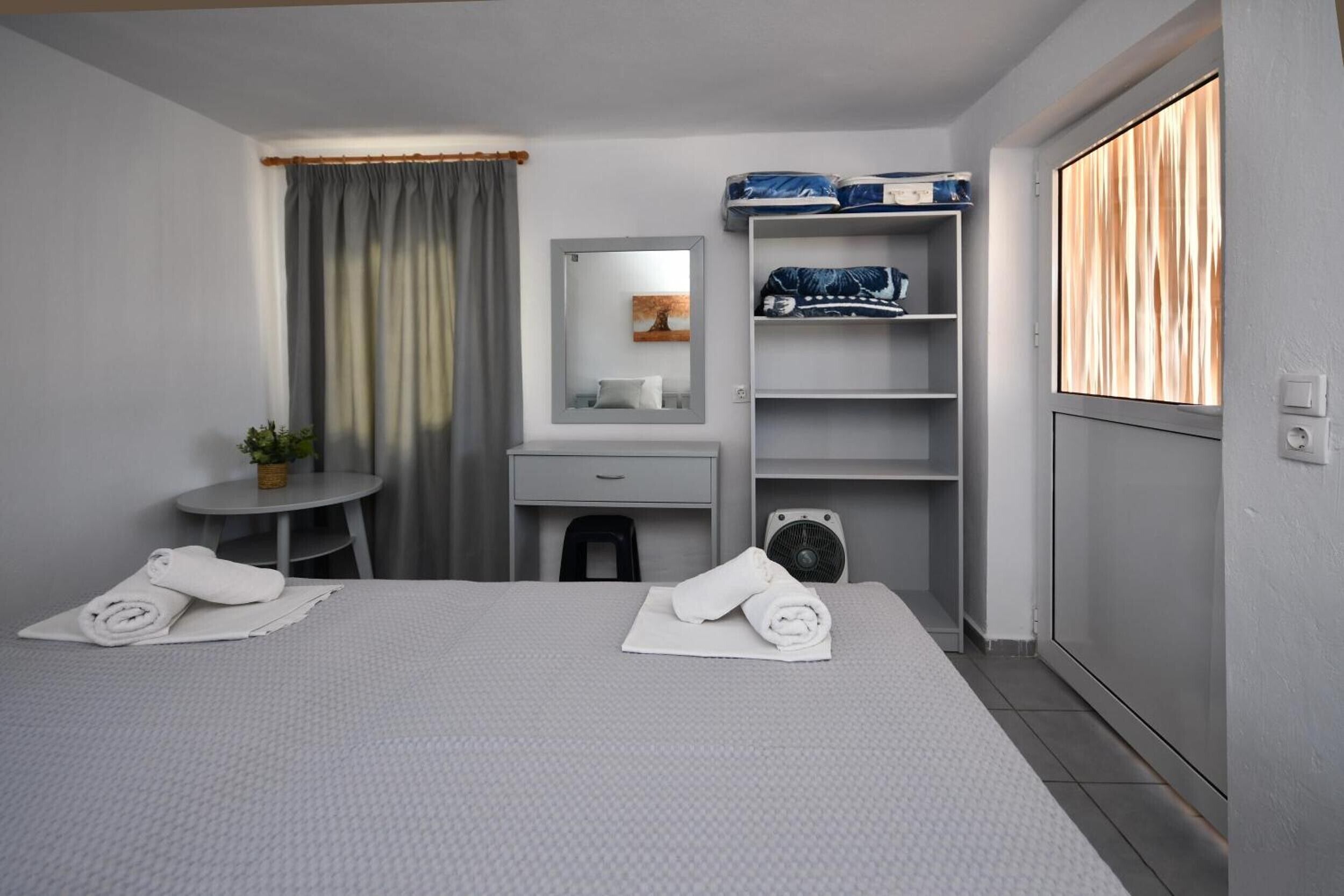WiFi, bed sheets