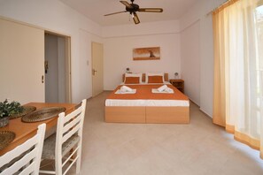 WiFi, bed sheets - Apartment 'Deluxe  No 4' with Balcony, Wi-Fi and Air Conditioning (Ierapetra)