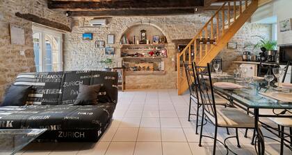 Gîte Des Faluns : SPA, massages, terrasse privée, jardin, Wi-Fi à Tréfumel, Bretagne