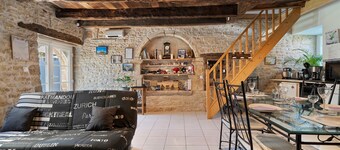 Gîte Des Faluns: SPA, Massages, Private Terrace, Garden, Wi-Fi in Tréfumel, Brittany