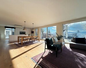 Living room - Wonderful Attic Maisonette in Meilen With Stunning Lake Views (Meilen)