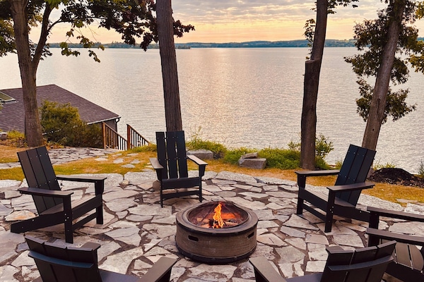 Deluxe Cabin, Lake View | Terrace/patio