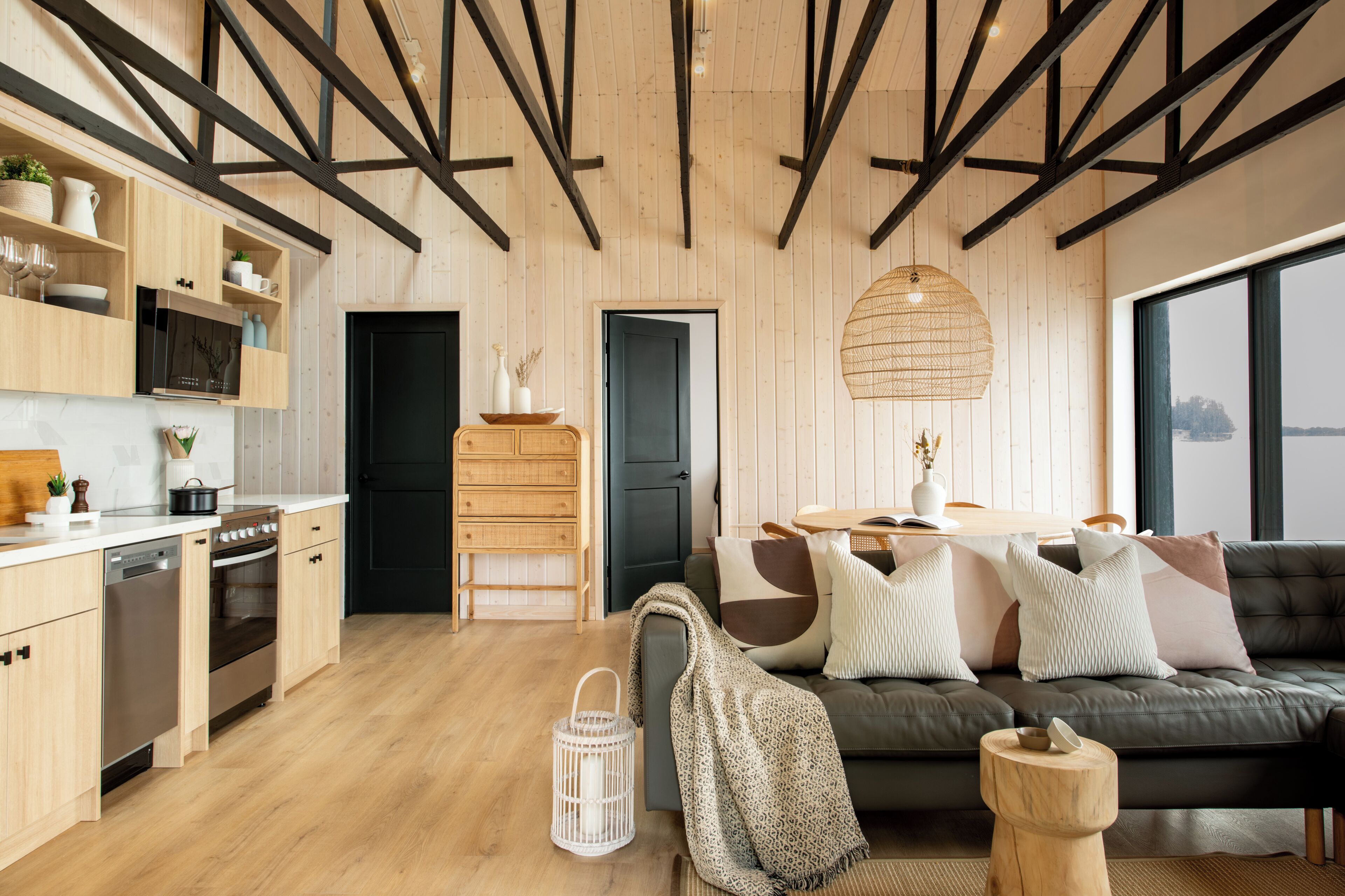 Chalet rustique luxueux, vue sur le lac | Aire de séjour