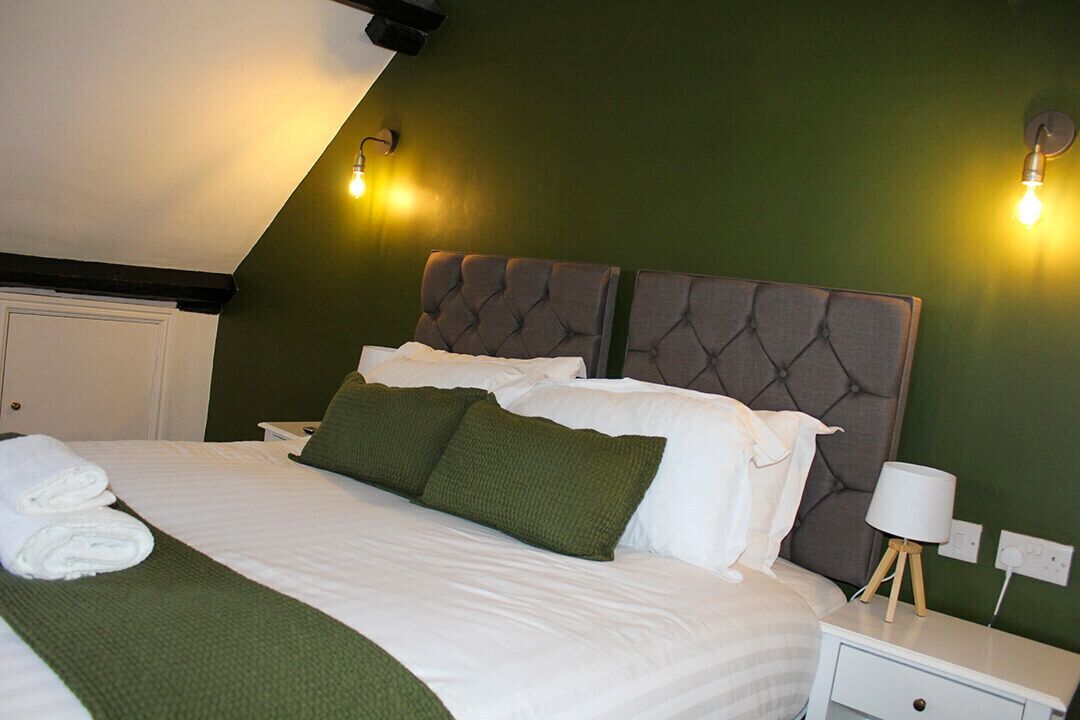 Standaard kamer, 1 twee- of 2 eenpersoonsbedden, en-suite badkamer | Verduisterende gordijnen, een strijkplank/strijkijzer, gratis wifi