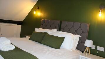 Standaard kamer, 1 twee- of 2 eenpersoonsbedden, en-suite badkamer | Verduisterende gordijnen, een strijkplank/strijkijzer, gratis wifi