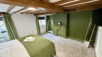 Standard Double or Twin Room, Ensuite | Blackout curtains, iron/ironing board, free WiFi