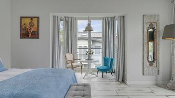 Family Apartment, Balcony | Premium bedding, individually decorated, iron/ironing board
