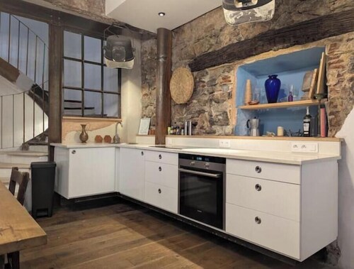 The Artist’s House in Céret – Boutique Townhouse with Rooftop Terrace