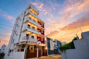 Exterior - Superb 10-bedroom apartment with AC in peaceful Tiruvannamalai (Tiruvannamalai)