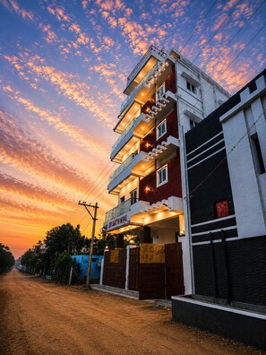 Exterior - Superb 10-bedroom apartment with AC in peaceful Tiruvannamalai (Tiruvannamalai)