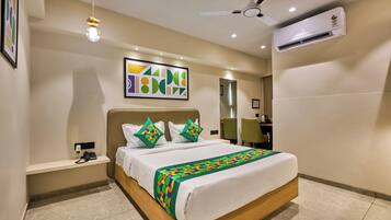 Deluxe Double Room | Desk, iron/ironing board