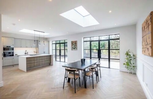 Luxury Victorian Two Bedroom Apartment