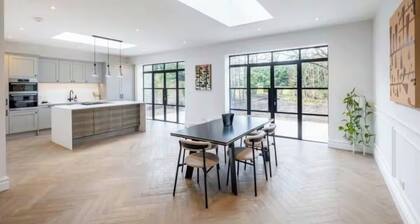 Luxury Victorian Two Bedroom Apartment