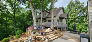 Outdoor dining - Lake Front on the Cliff Guest House - Jaw Dropping View (Friendsville)