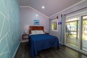 Room - S3 Sea Horse - Peaceful Beachfront Studio with AC and Full Kitchenette (West End)