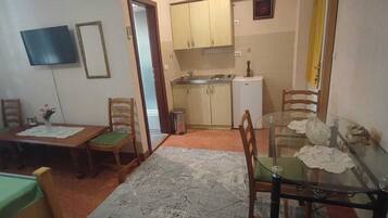 Basic Studio, Mountain View | Dining