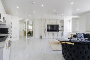 Living area - The Vale Residence (London)