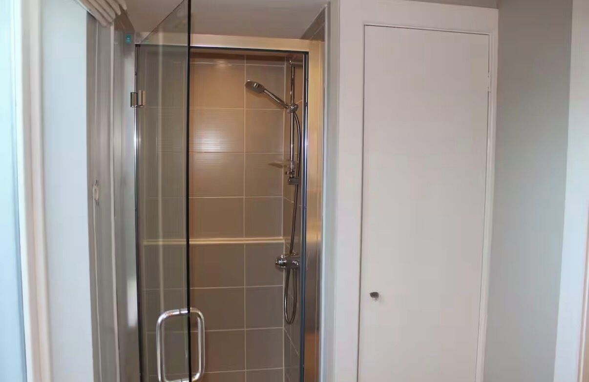 Hårføner, håndklær, såpe og sjampo