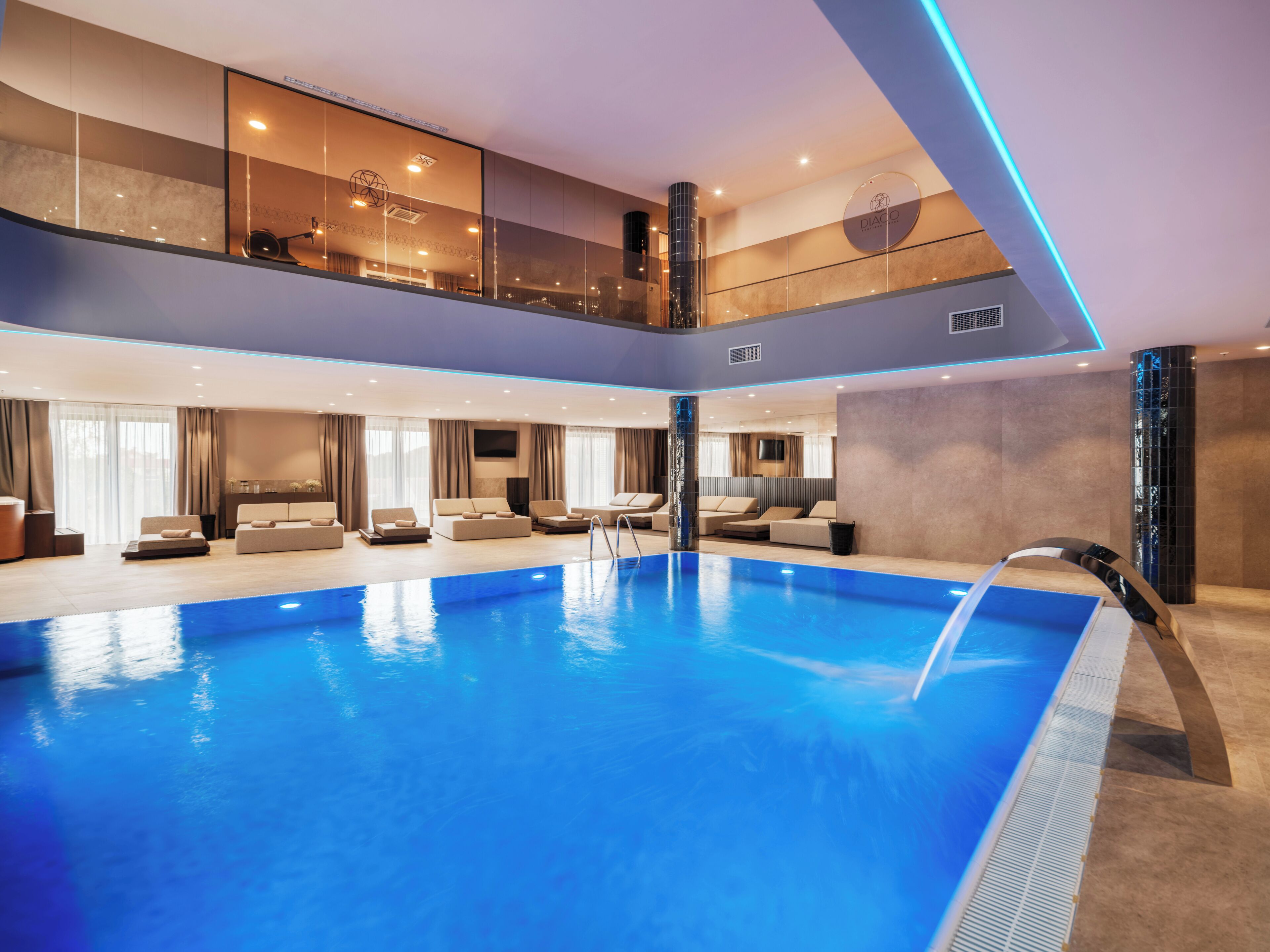 Sauna, hot tub, steam room, massages
