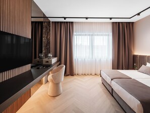 Superior Double Room - City View | Minibar, in-room safe, desk, laptop workspace - Diaco Boutique Hotel (Đakovo)