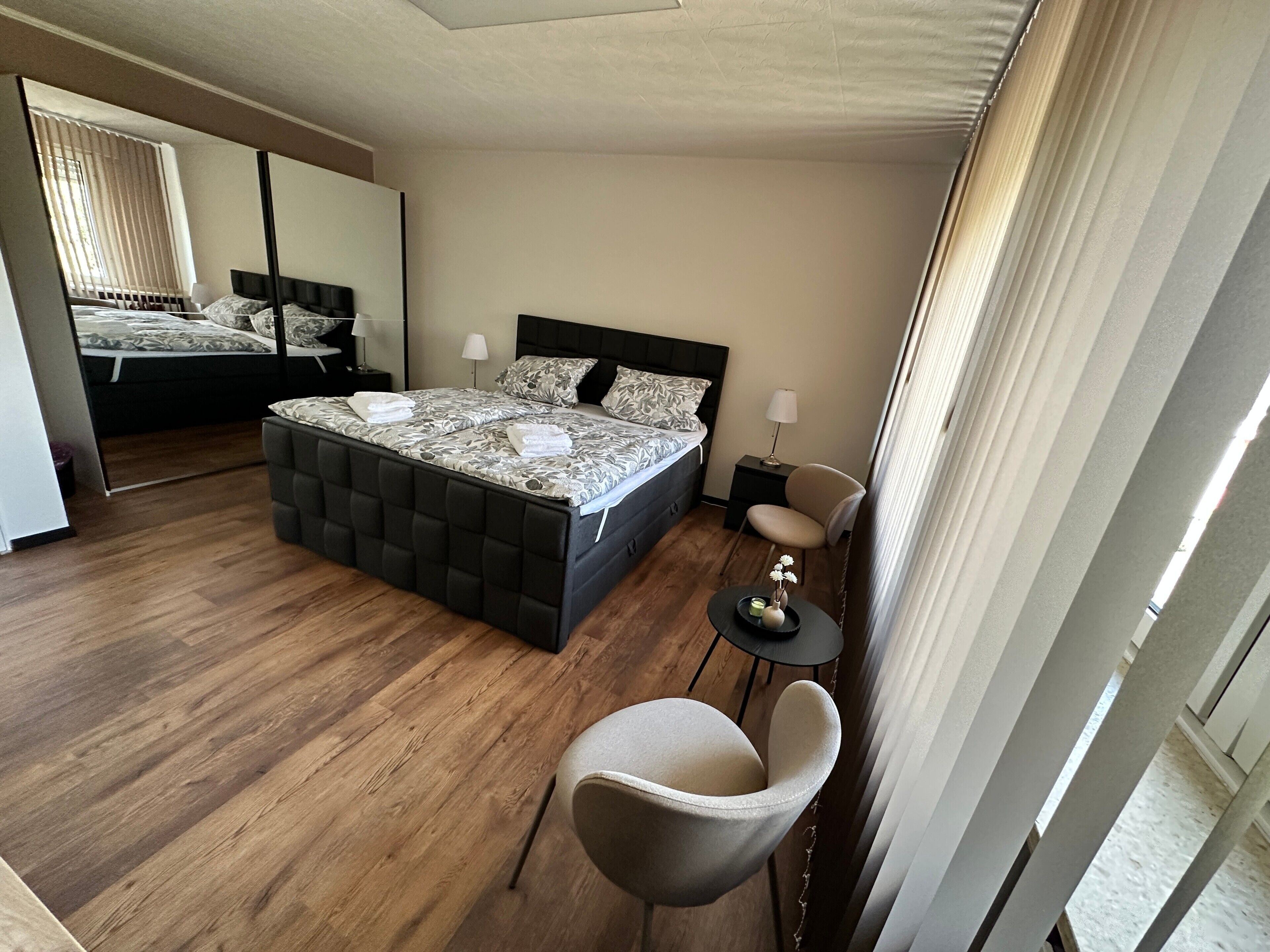 2 chambres, fer et planche à repasser, Wi-Fi, draps fournis