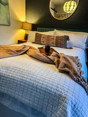 Cozy House - 1 Bedroom with Private Bathroom