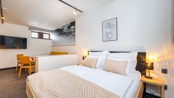 Deluxe-Doppelzimmer | Zimmersafe, Verdunkelungsvorhänge, schallisolierte Zimmer