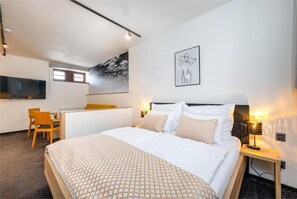 Quarto casal luxo | Cofres nos quartos, cortinas blackout, quartos à prova de som