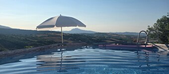 Casa Vincenza: Country House with Mountain View and Private Garden