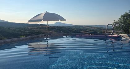 Casa Vincenza: Country House with Mountain View and Private Garden