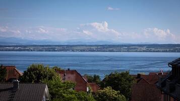 Double Room, Balcony, Lake View | Soundproofing, WiFi (free), bed sheets