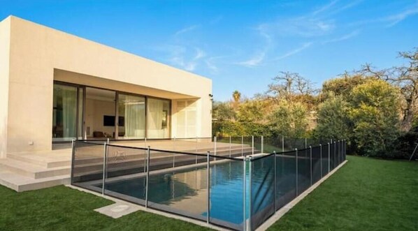 Pool - Can Amaní, luxury villa (Girona)