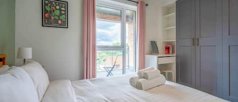 1 chambre, fer et planche à repasser, accès à Internet, literie fournie