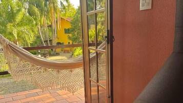 Chalet, Lanai, Lake View | Teres/patio