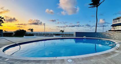 Sol Dorado Hoy: Family & Snowbird-Friendly Villa steps from Beach, Pool & Golf.