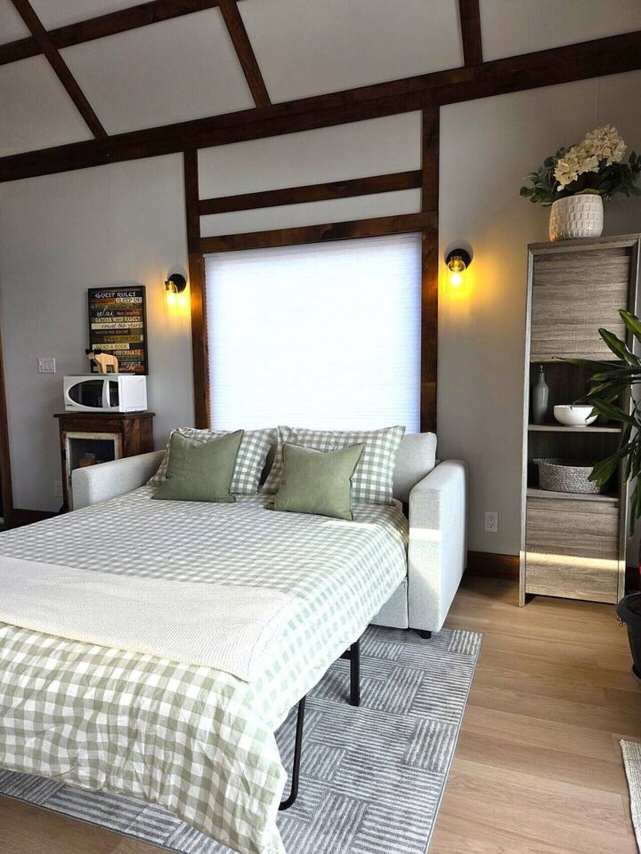 1 bedroom, desk, iron/ironing board, WiFi
