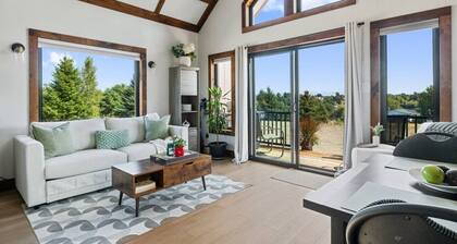 Nordic Spa Retreat Chalet, king bed, luxury bath