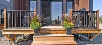 The Maple Nordic Chalet, king bed, luxury bathroom