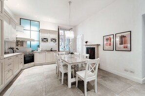 Dining - Charm in the Heart of Como (Cedro Apartment) (Como)