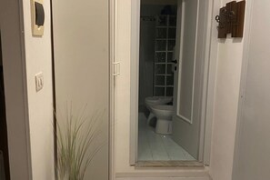 Shower, bidet, towels - On the Sanremo Seafront (Nonna Mary Apt.) (Sanremo)